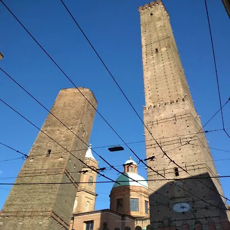 2Towers Holiday House_Centro Storico Di Bologna Exterior photo